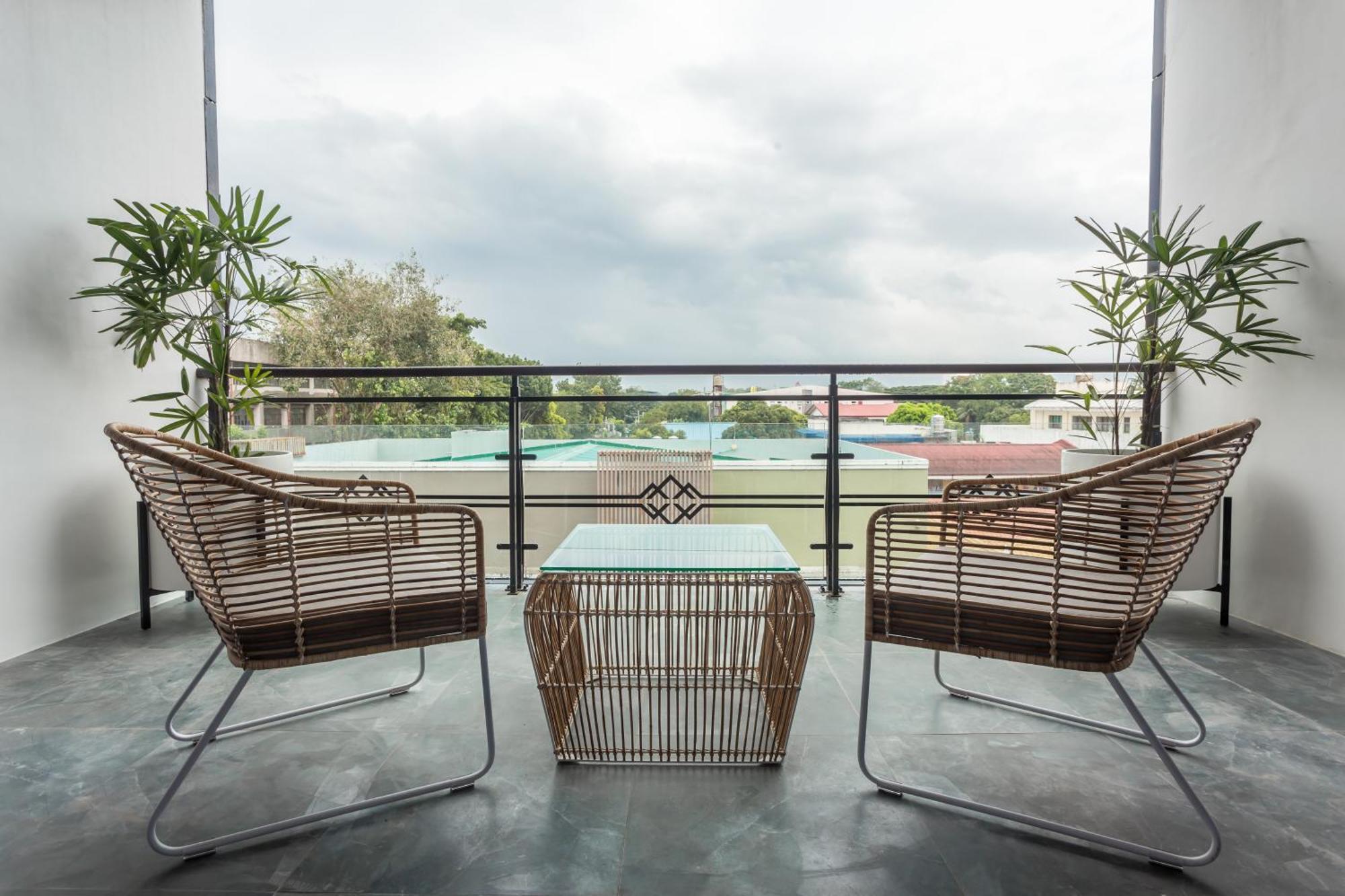 Stonehill Suites Bacolod Zewnętrze zdjęcie
